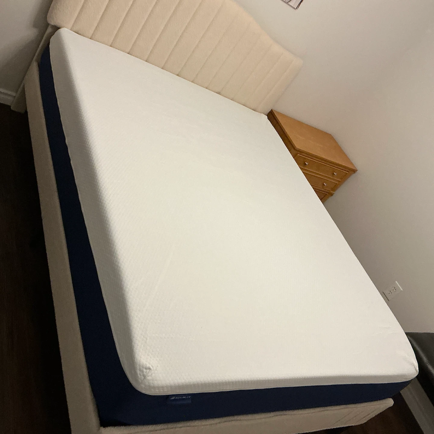 Queen Size Platform Bed with Memory Foam Mattress - photo 2