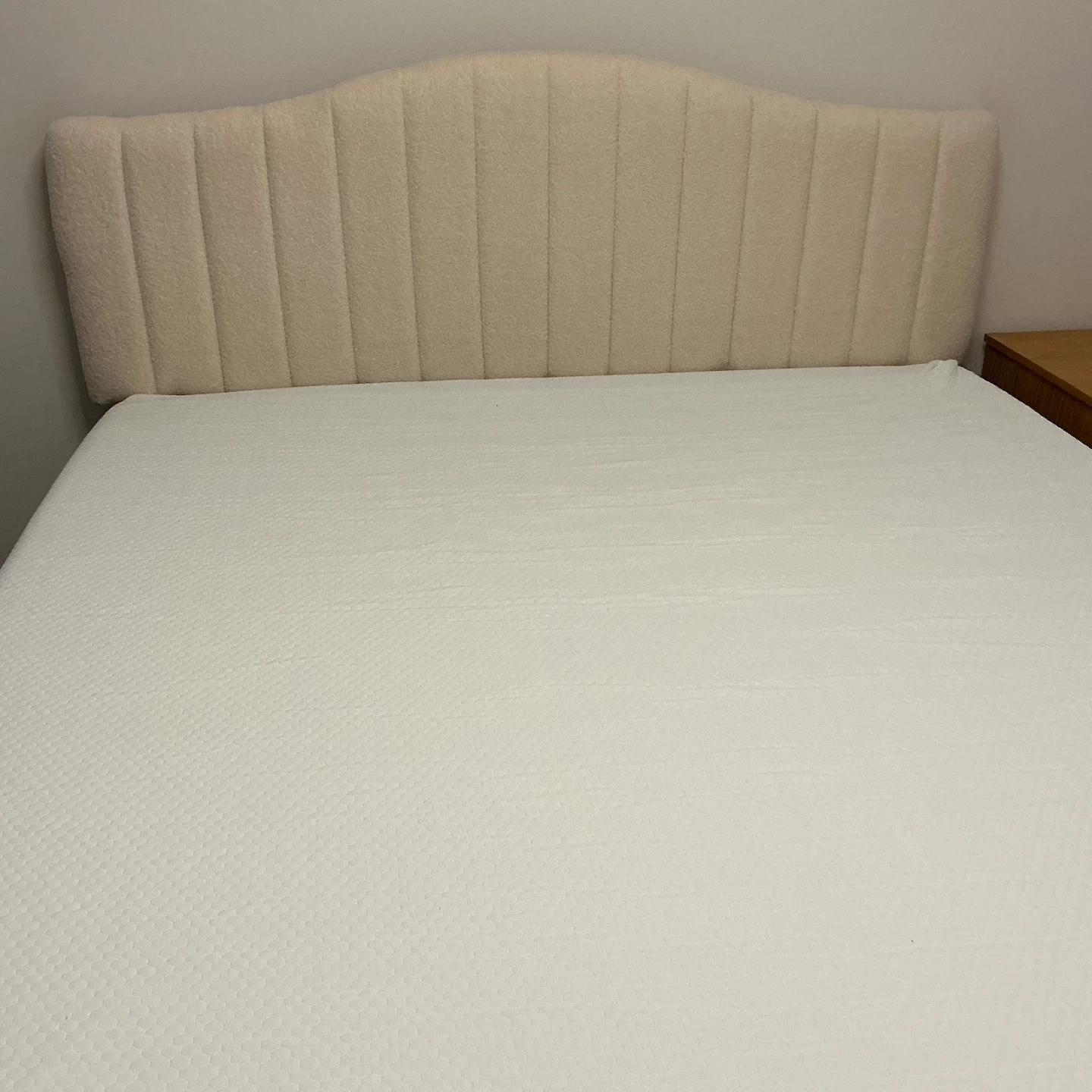 Queen Size Platform Bed with Memory Foam Mattress - photo 4