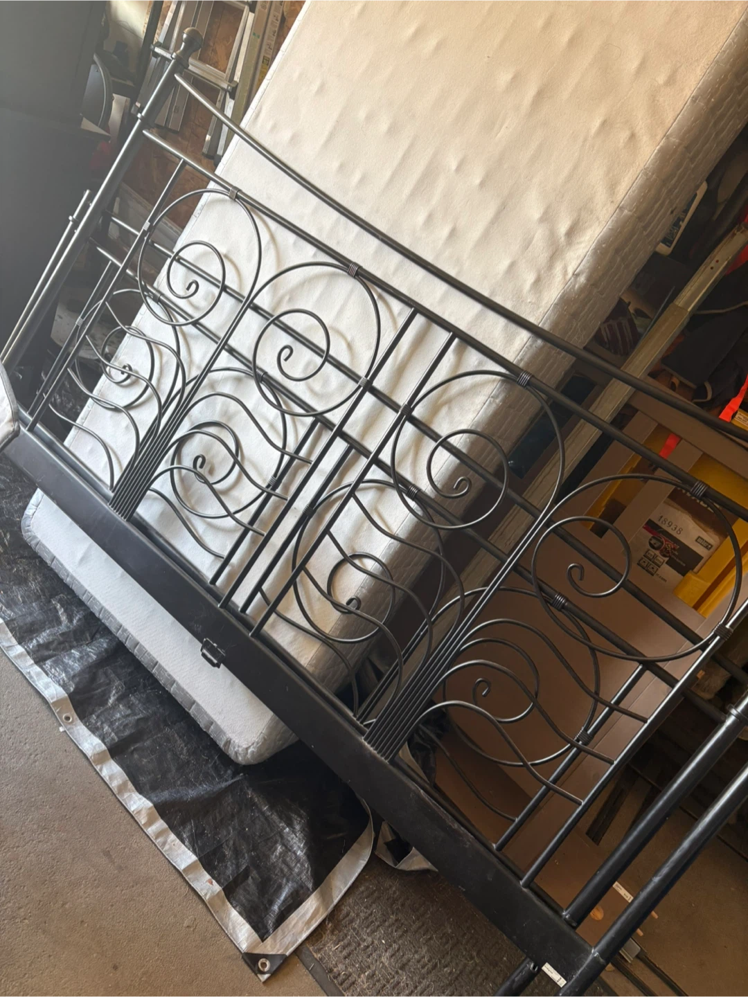 King Hush Mattress with Black Metal Bed Frame - photo 2
