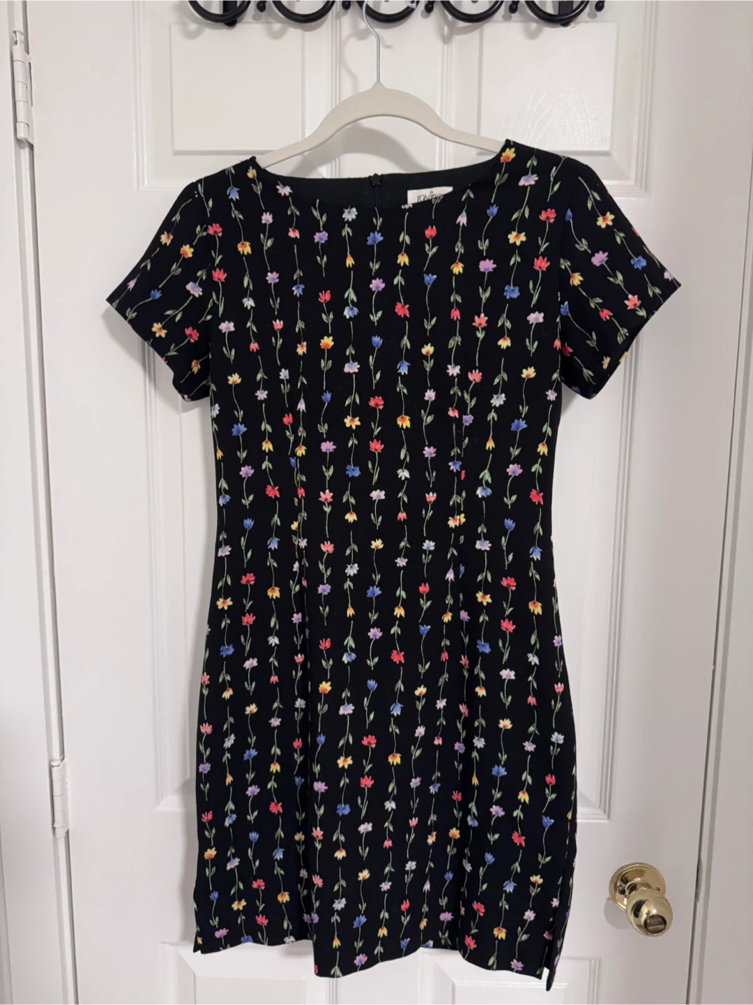 Vintage Rovine black floral short sleeve dress size medium