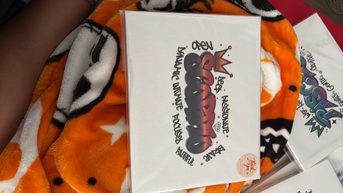 Graffiti Art Print "Queen" - Keep Passionate Brave