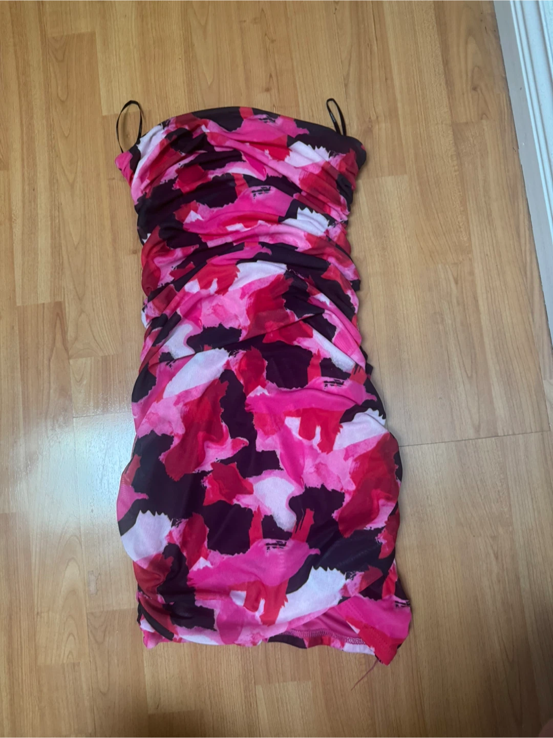 Forever21 Pink abstract print ruched mini dress