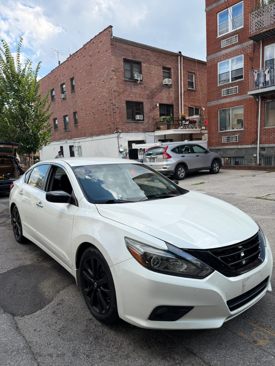 2018 White Nissan Altima Sedan - photo 2