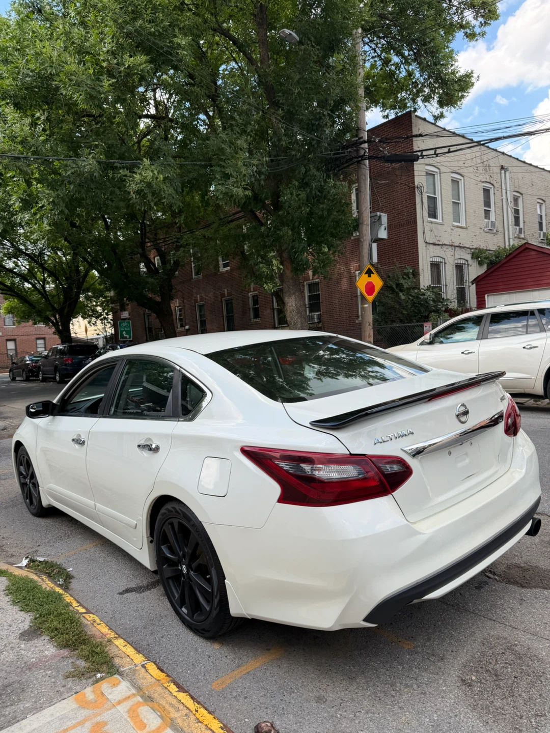2018 White Nissan Altima Sedan - photo 3