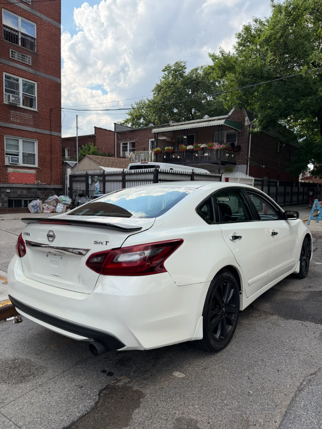2018 White Nissan Altima Sedan - photo 4