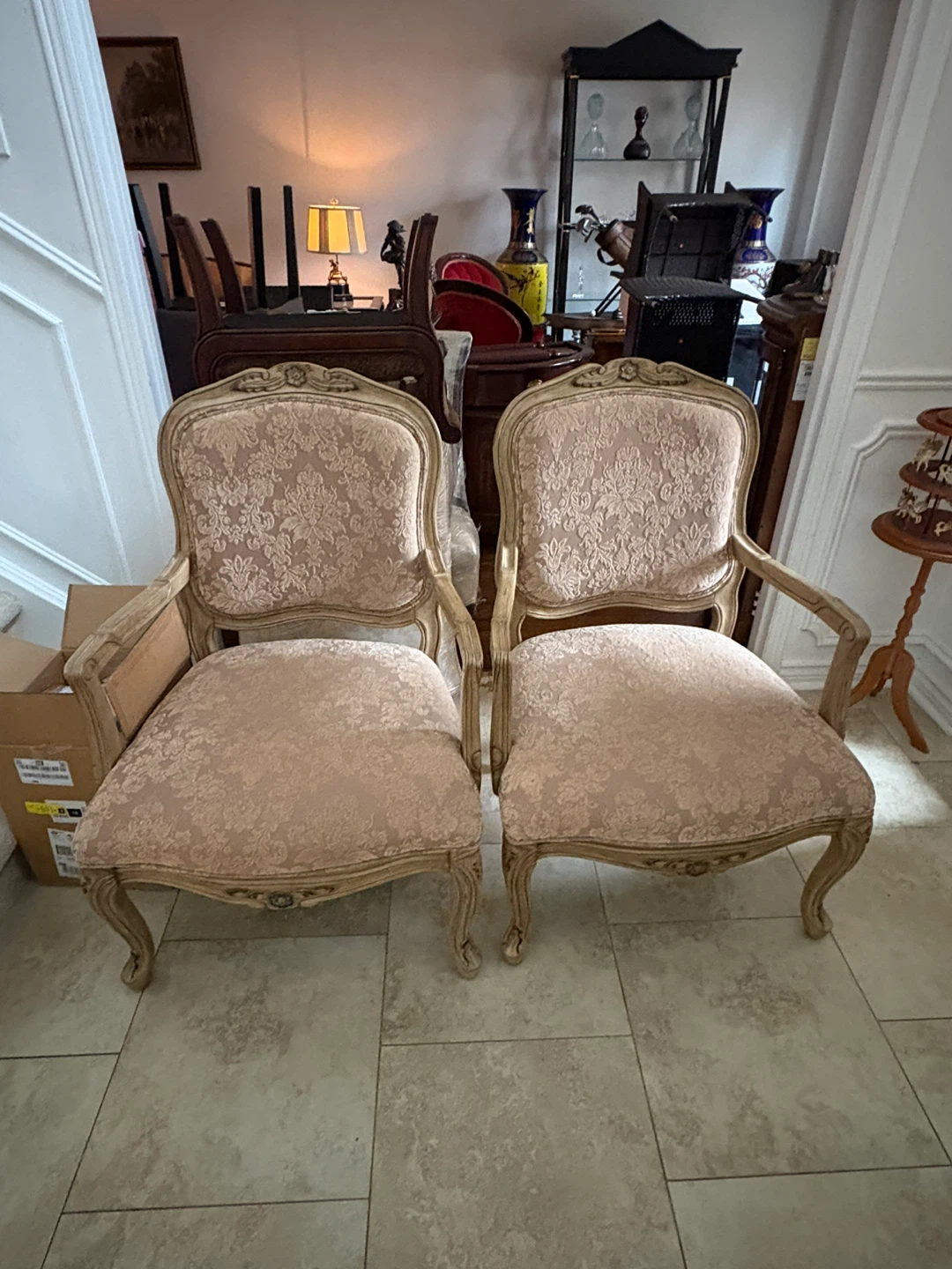 Set of 2 vintage ornate upholstered armchairs - photo 2