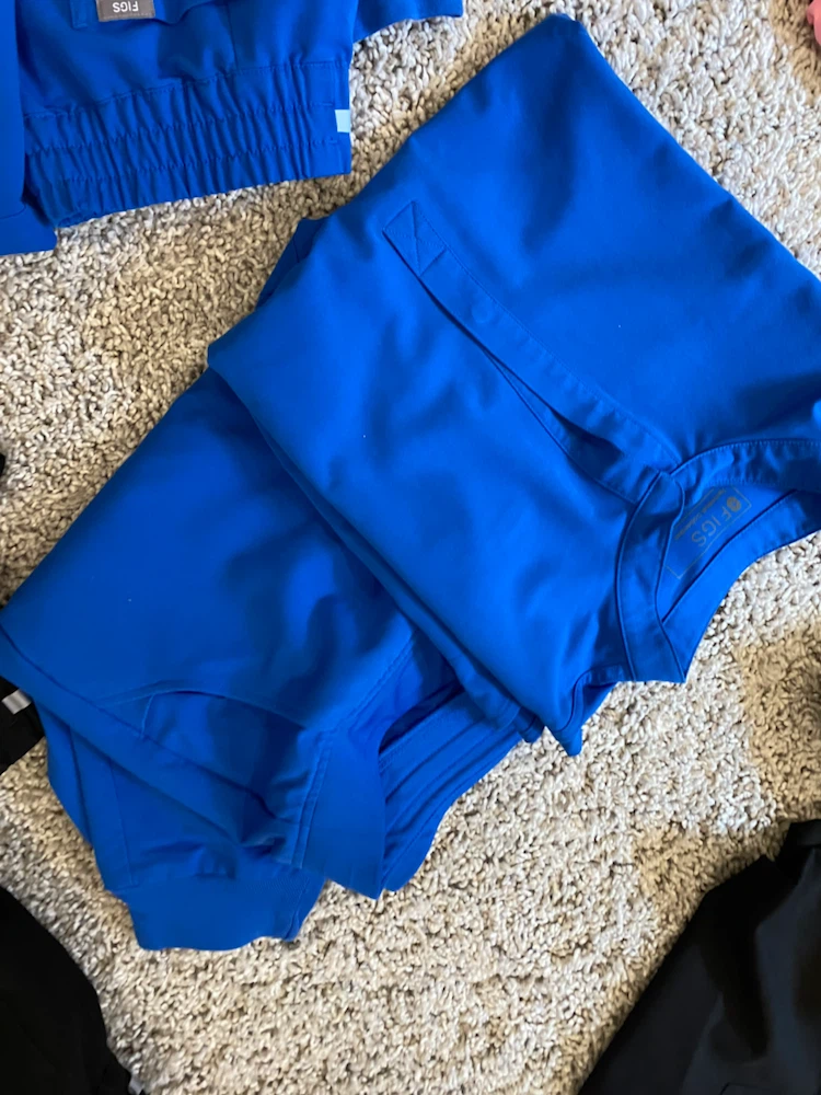 Figs scrubs - photo 3