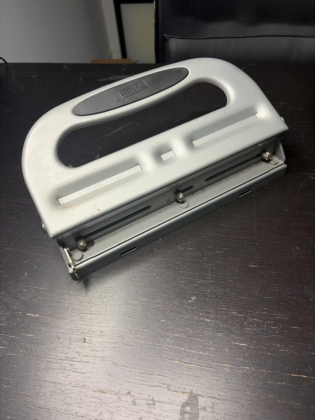 Hole puncher