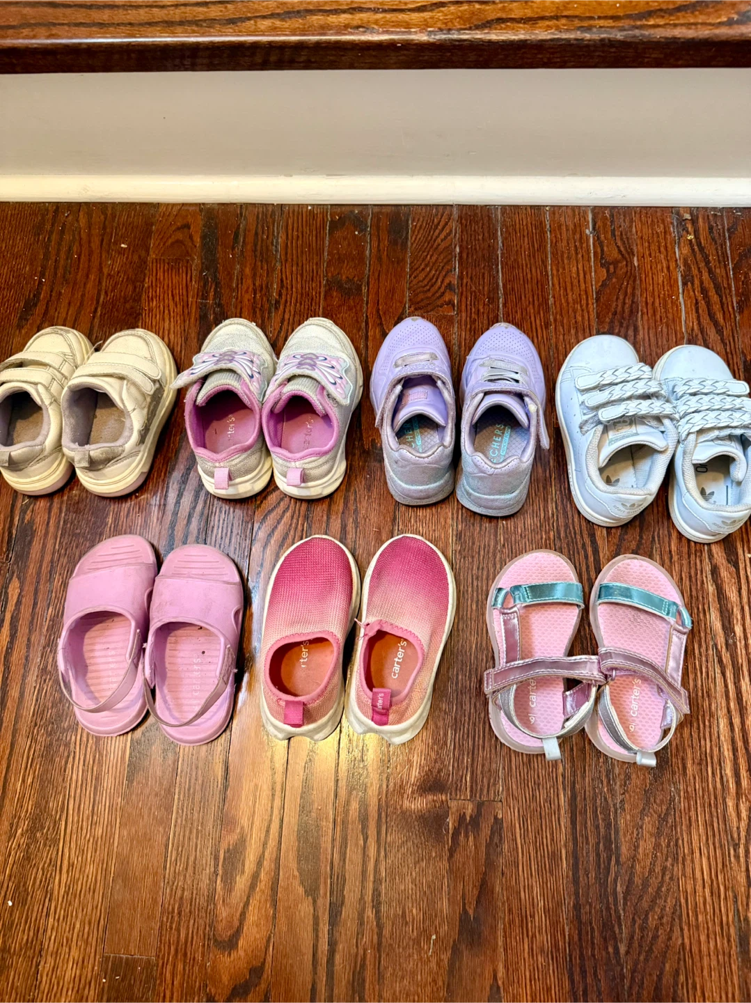 Toddler 👧 Shoes and Sandals (size 6)