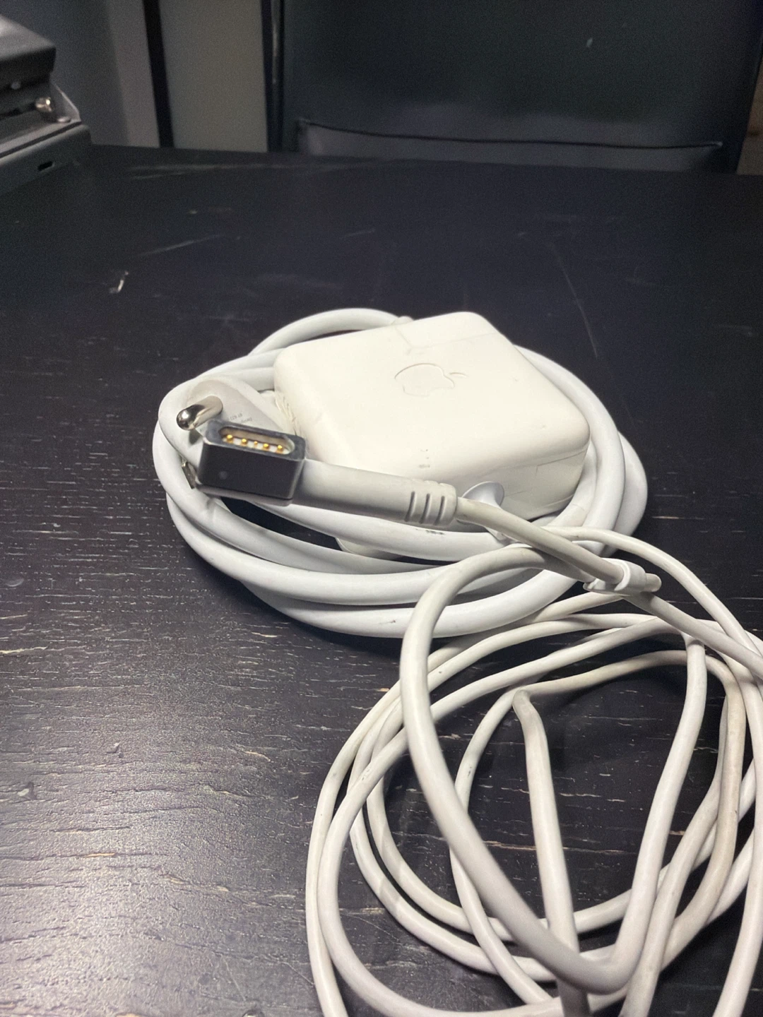 Apple charger - photo 2