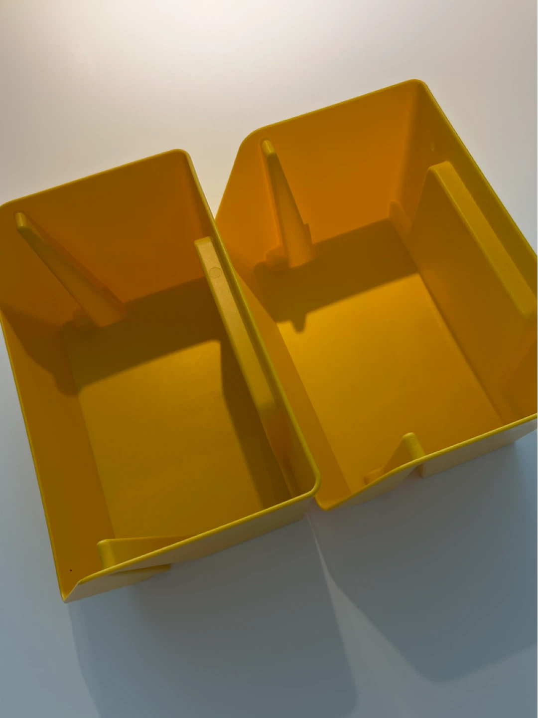 Set of 2 yellow plastic organizers - photo 2