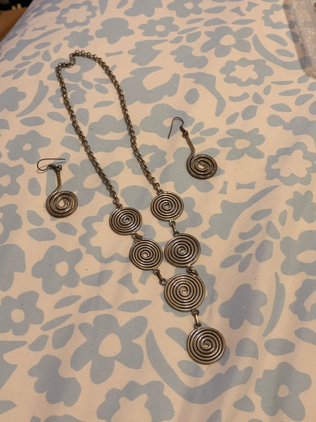 Silver necklace with earrings