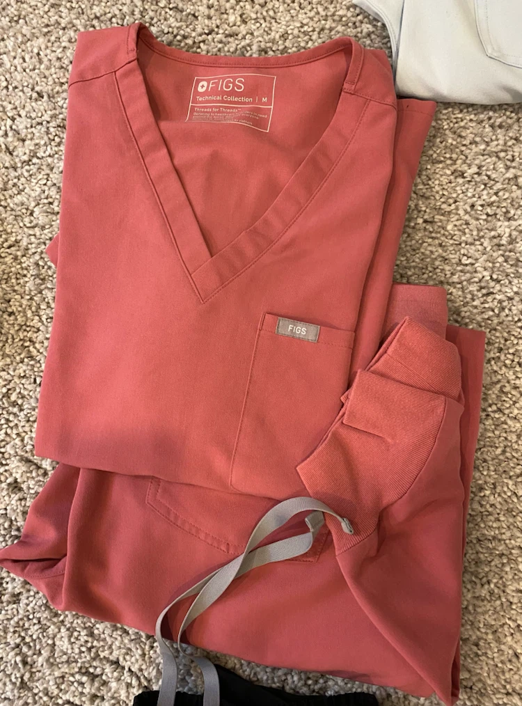 Figs scrubs - photo 2