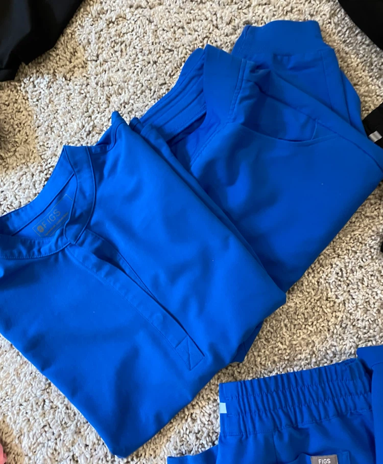 Figs scrubs - photo 4