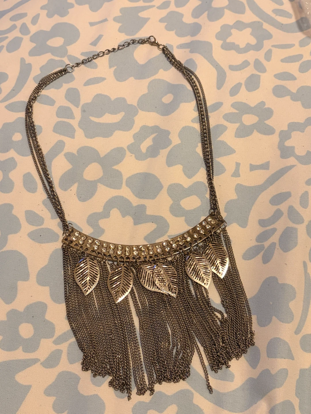Necklace with leaves