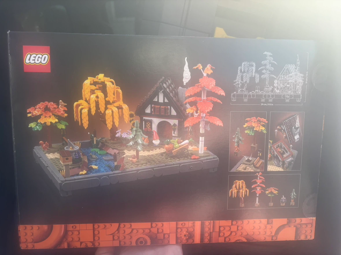Lego Autumn Cottage Garden set ( new never opened) - photo 2