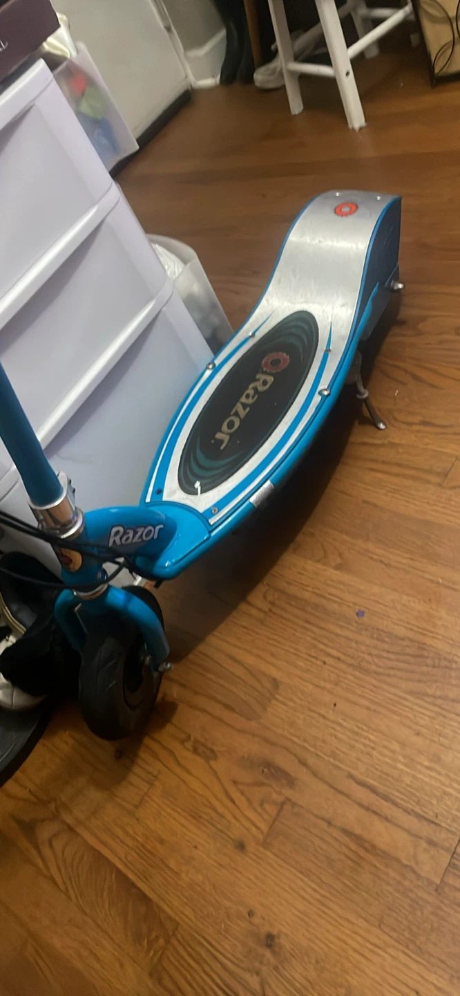 Razor E200 scooter with upgraded battery - photo 3