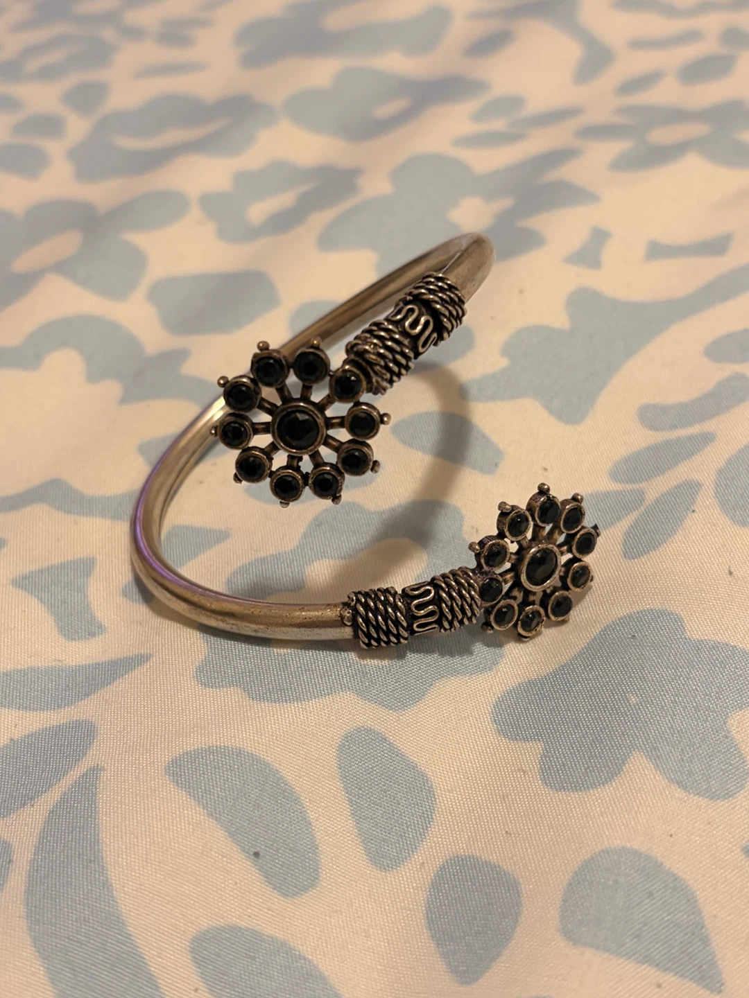 Black flower bracelet for sale - photo 2