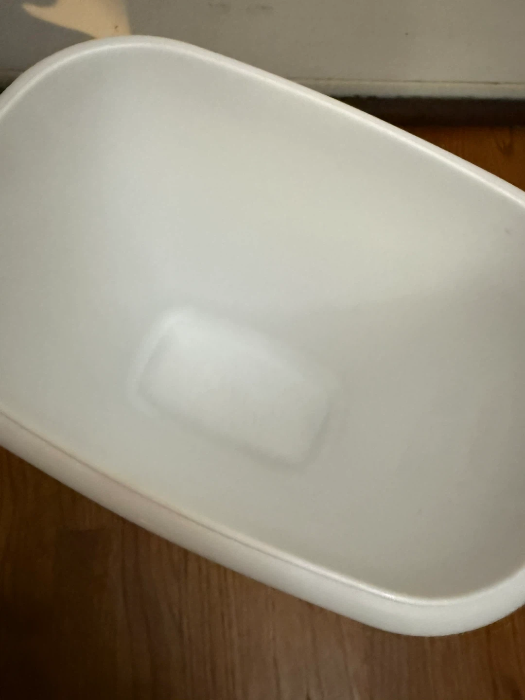 Rubbermaid 3.5 gallon mini trashcan - photo 3