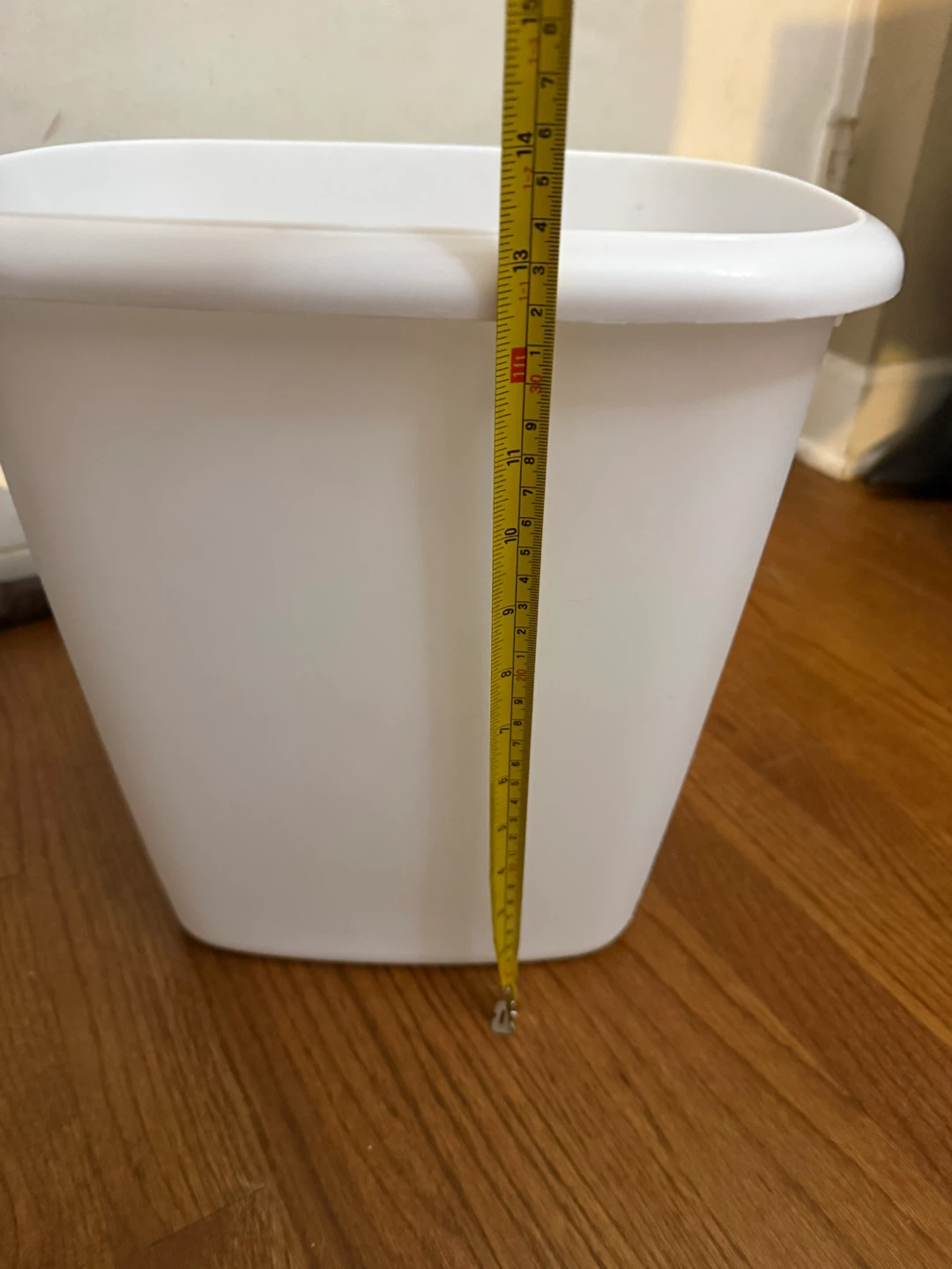 Rubbermaid 3.5 gallon mini trashcan - photo 5