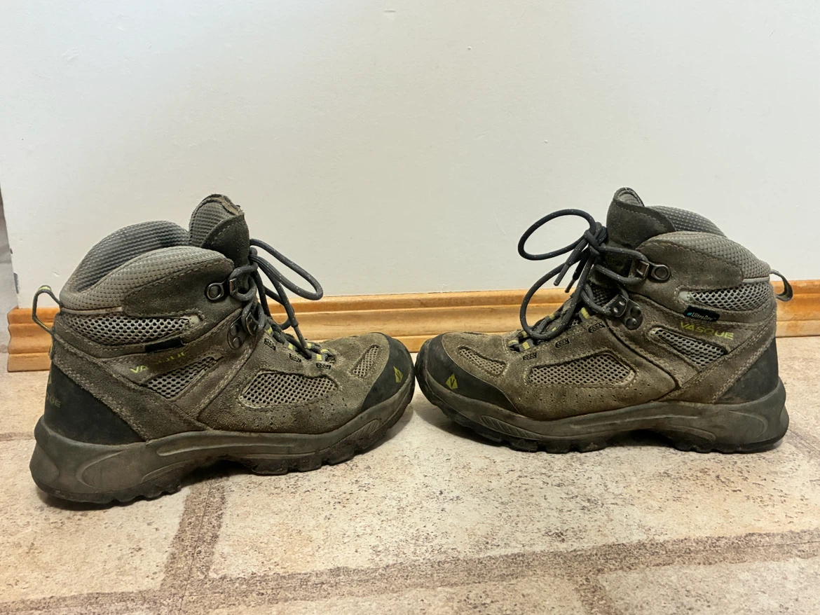 Vasque Hiking Boots - photo 3