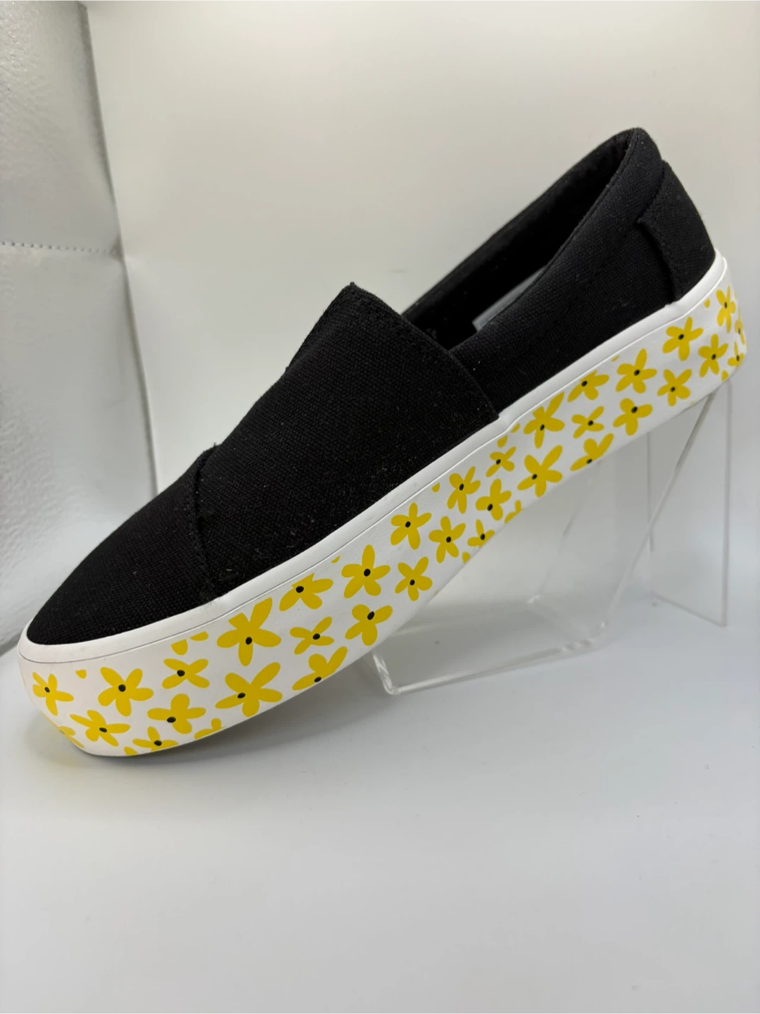 7.5 - TOMS Black Slip-On Shoes with Yellow Flowers - Size 7.5 - photo 4