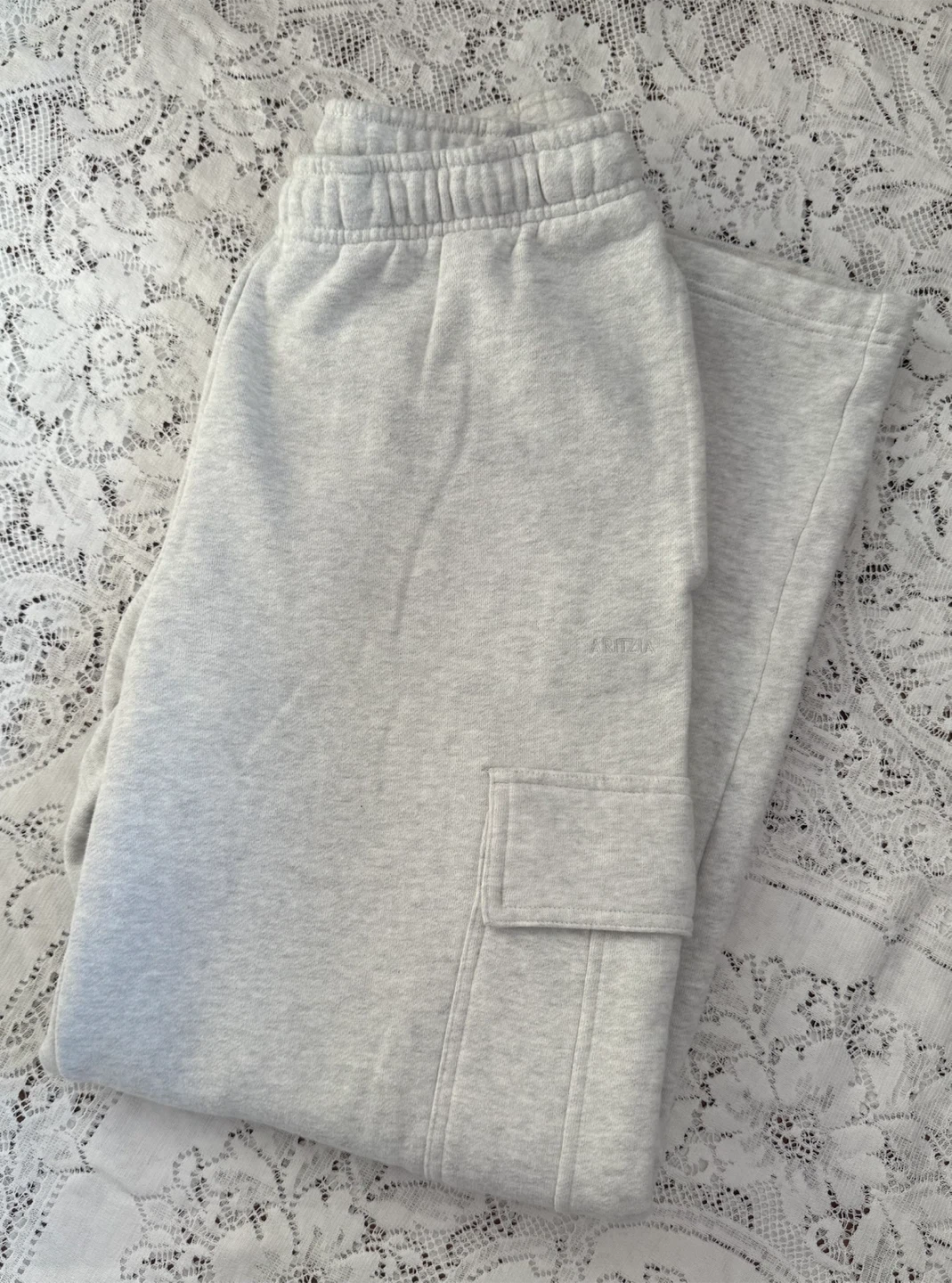 Aritzia Cargo Sweatpants-Medium/ Great Condition! (Unisex Fit) - photo 4