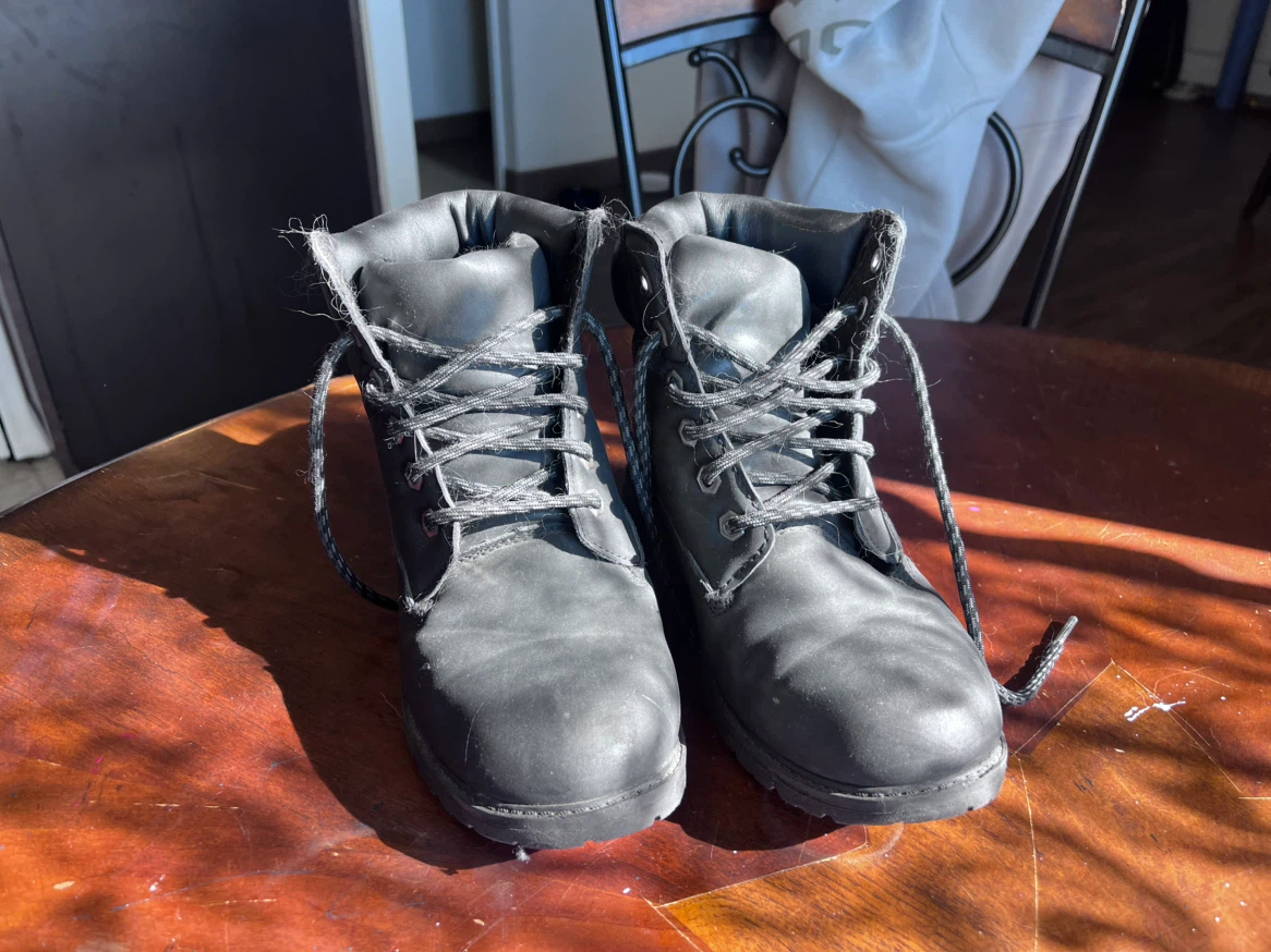 hiking boots - photo 2