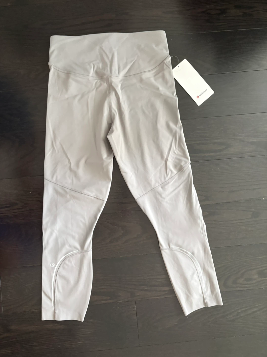 Size 8 (M) NEW with TAG! Lululemon Grey Capris - photo 3