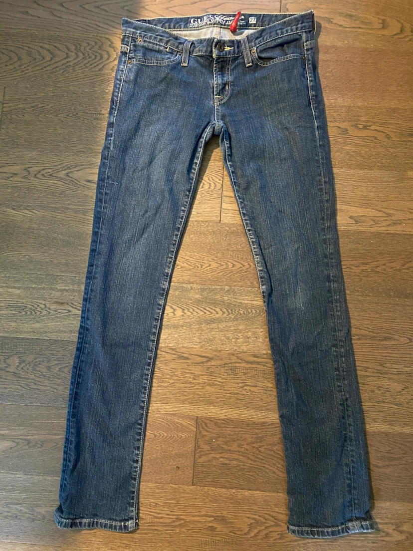 EUC: Vintage Y2K Low-Rose Guess Skinny Jeans Size 27