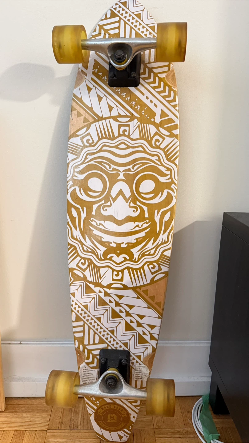 Longboard Skateboard – Excellent Condition