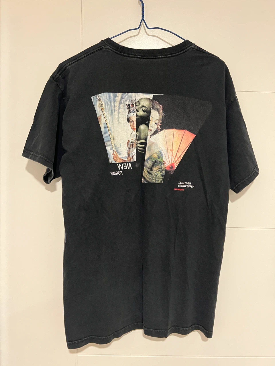 Black Print T-shirt - photo 5