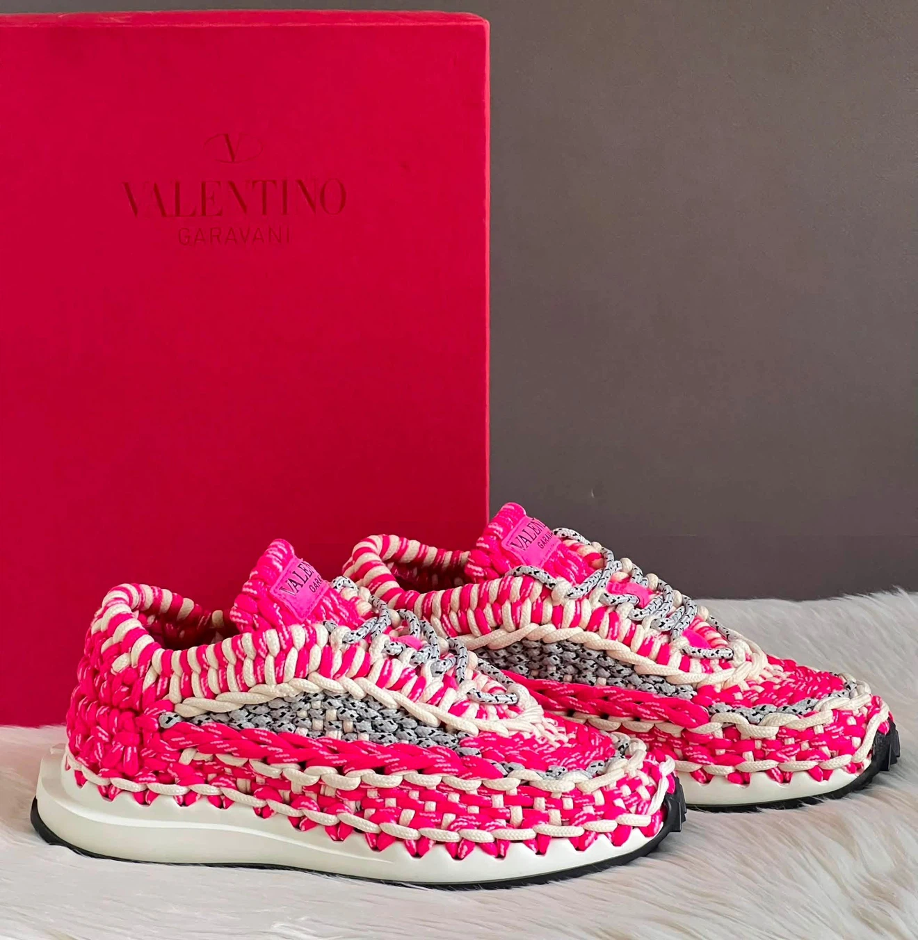 FOR SALE ‼️Valentino Garavani Knotted Macrame Crochet Sneakers - photo 2
