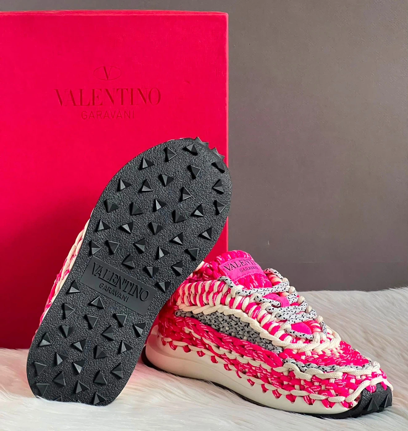 FOR SALE ‼️Valentino Garavani Knotted Macrame Crochet Sneakers - photo 3