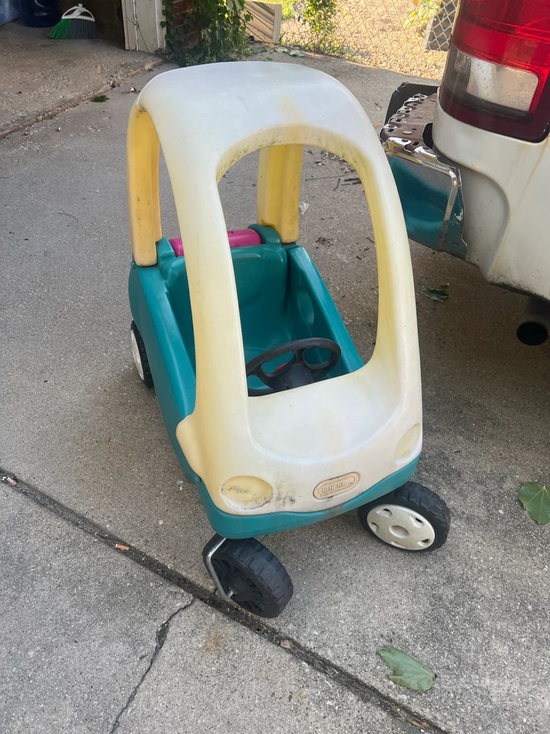 Little Tikes Cozy Coupe Toy Car