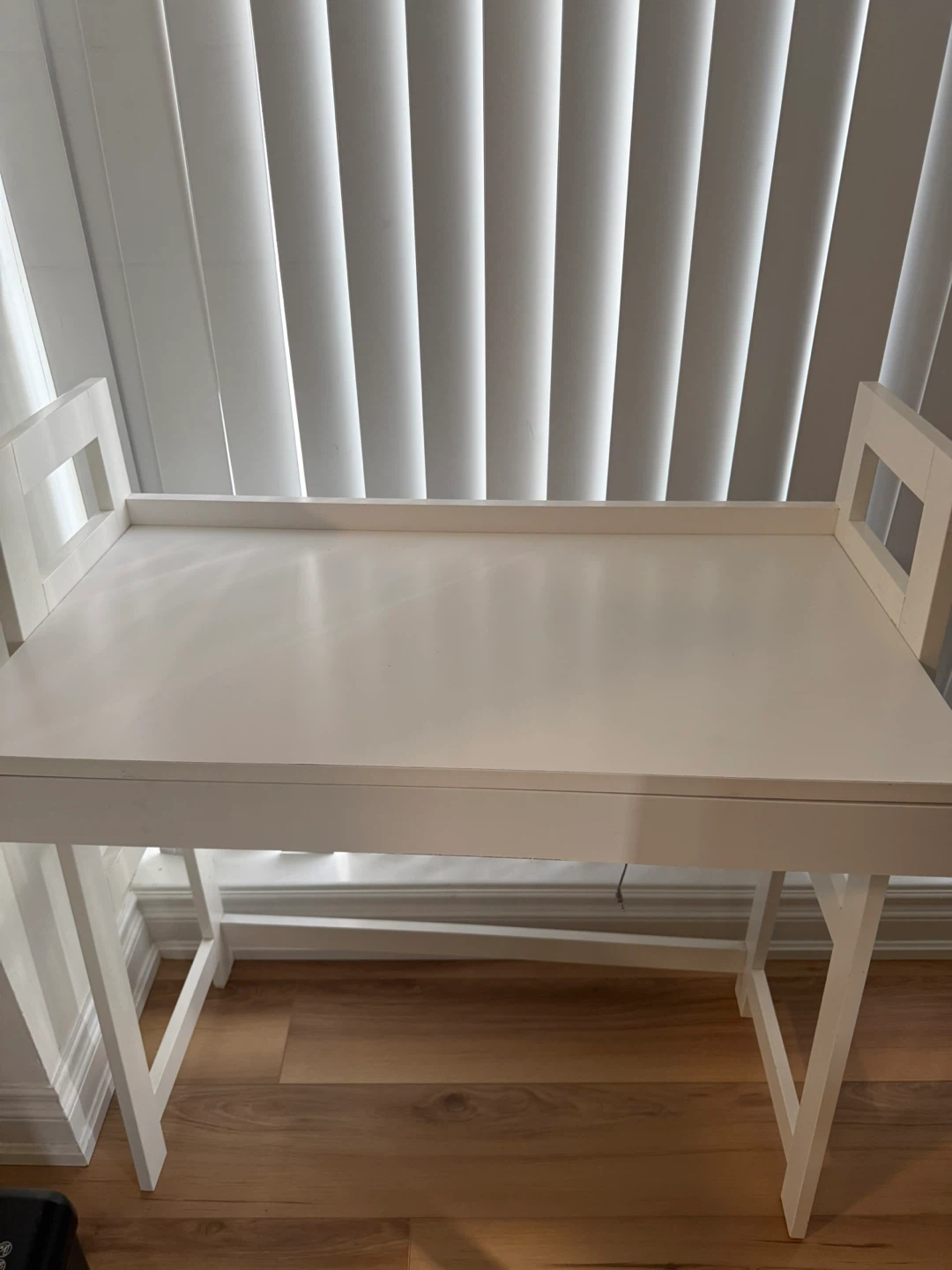 White Desk with Drawer - photo 2