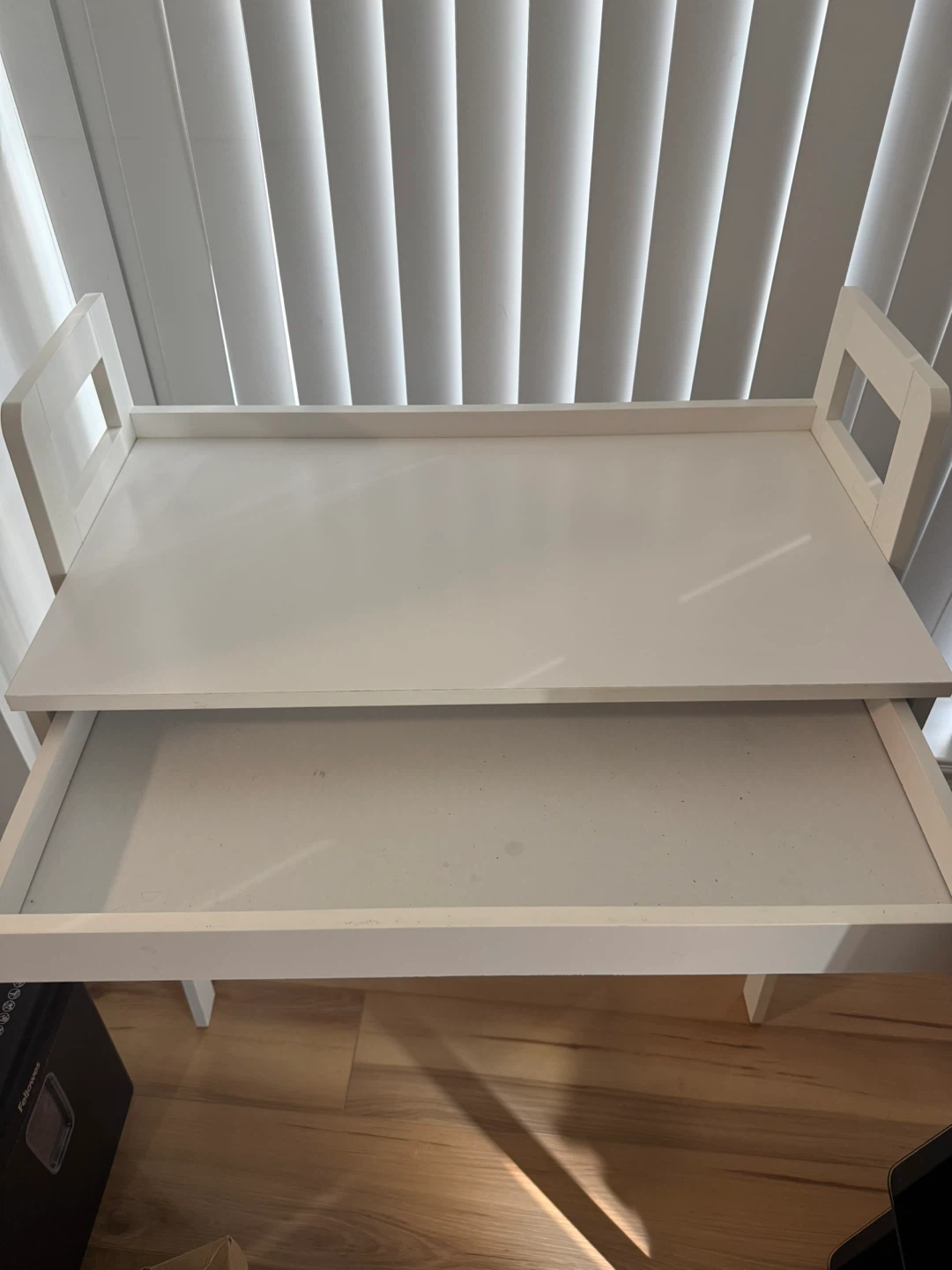 White Desk with Drawer - photo 3
