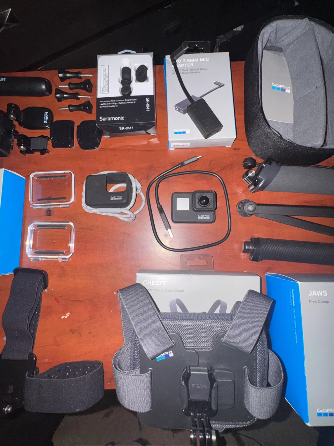 GoPro Hero 7 black + Multiple Accesories (NEED GONE!) - photo 3