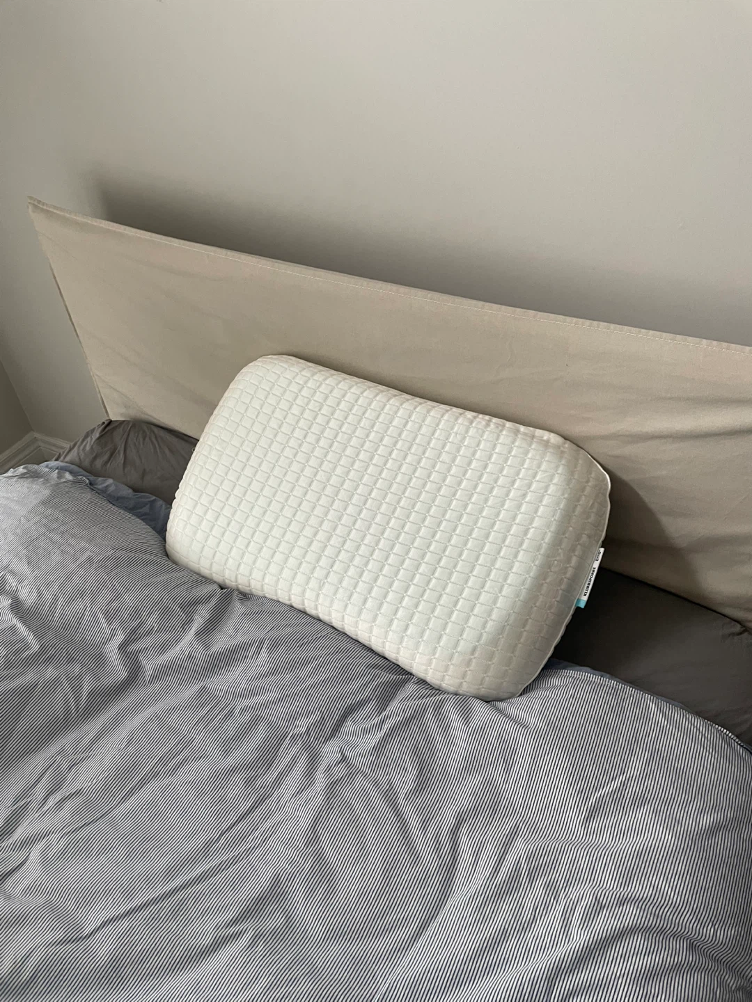IKEA KLUBBSPORRE Ergonomic Pillow