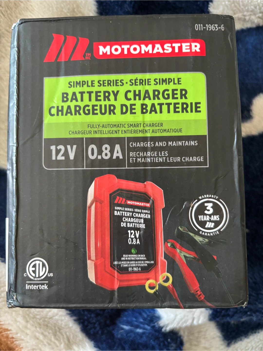 Motomaster Simple Series Battery Charger 12V 0.8A