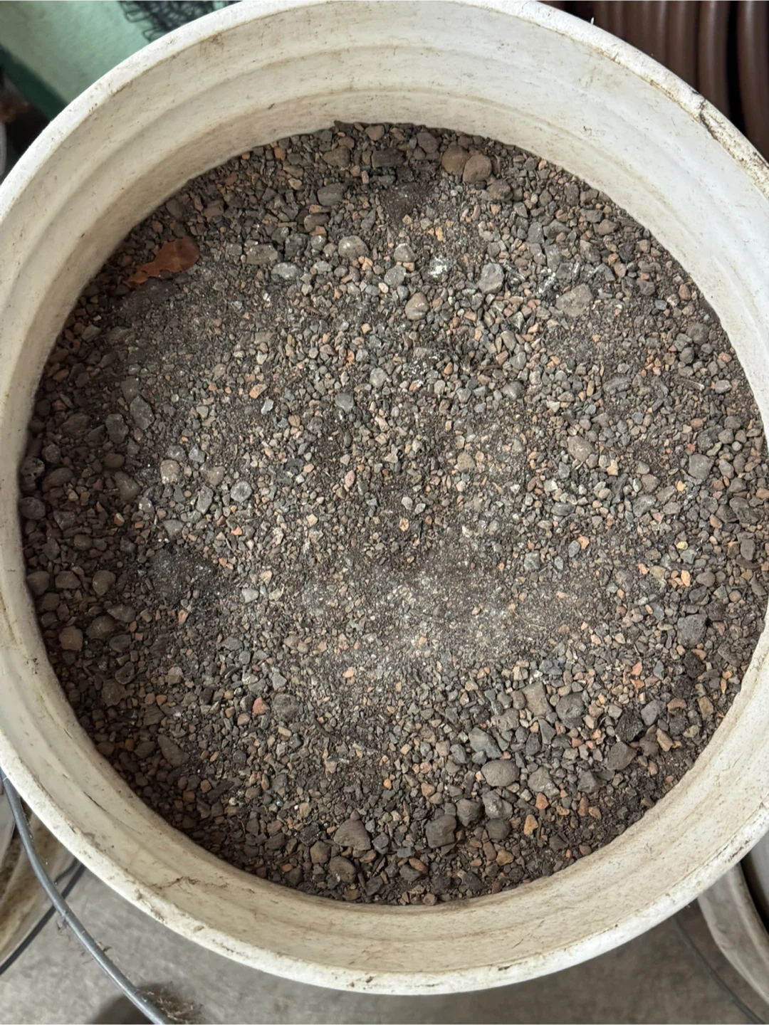 Free Green Roof Media / High-Drainage Rock & Sand Mix - photo 2