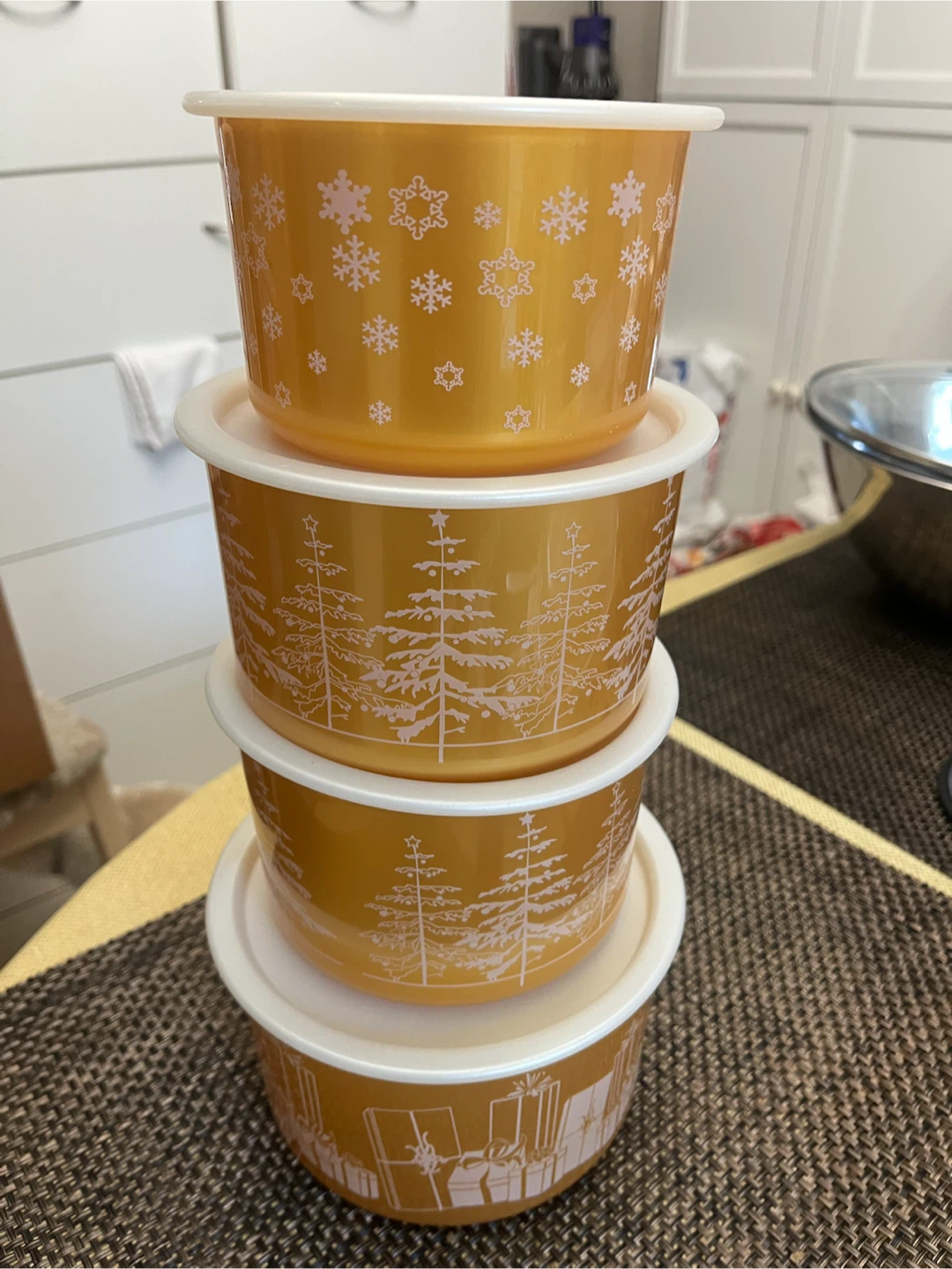 Set of 4 Vintage Christmas Storage Bowls - photo 2