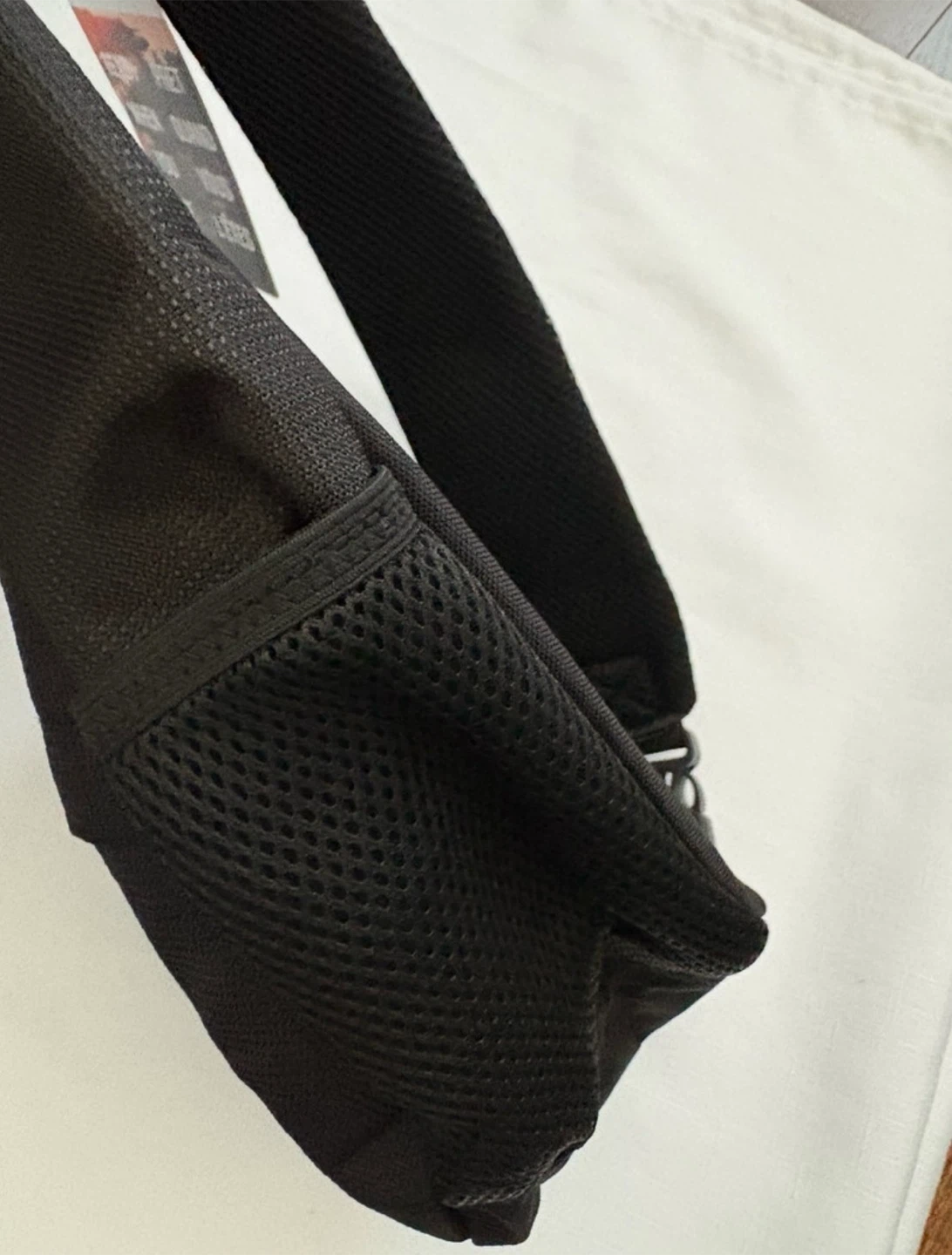 Swiss Gear Black Mono Sling Bag - photo 5