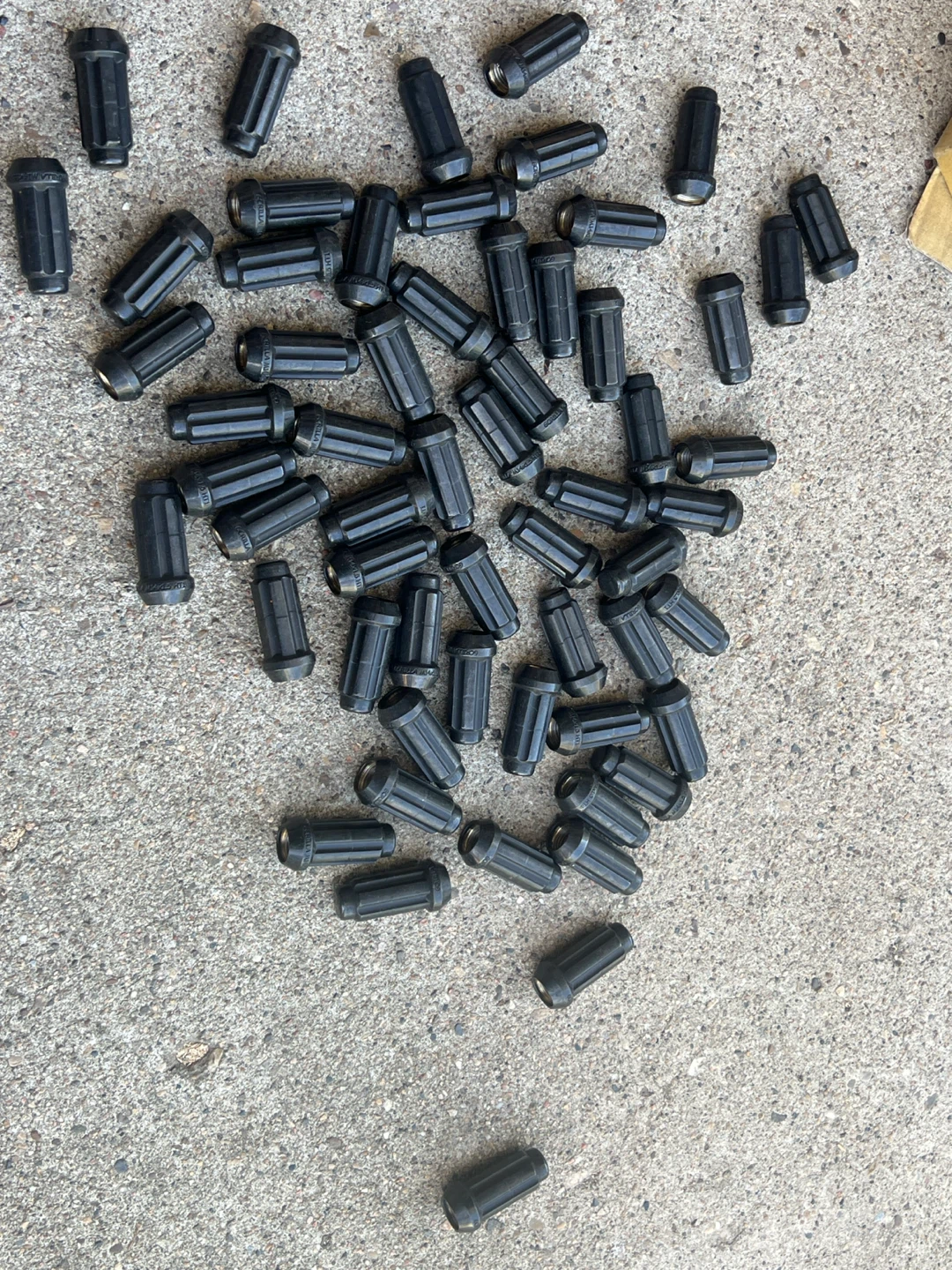 Gorilla Automotive M14x1.5 Black Spline Lug Nuts