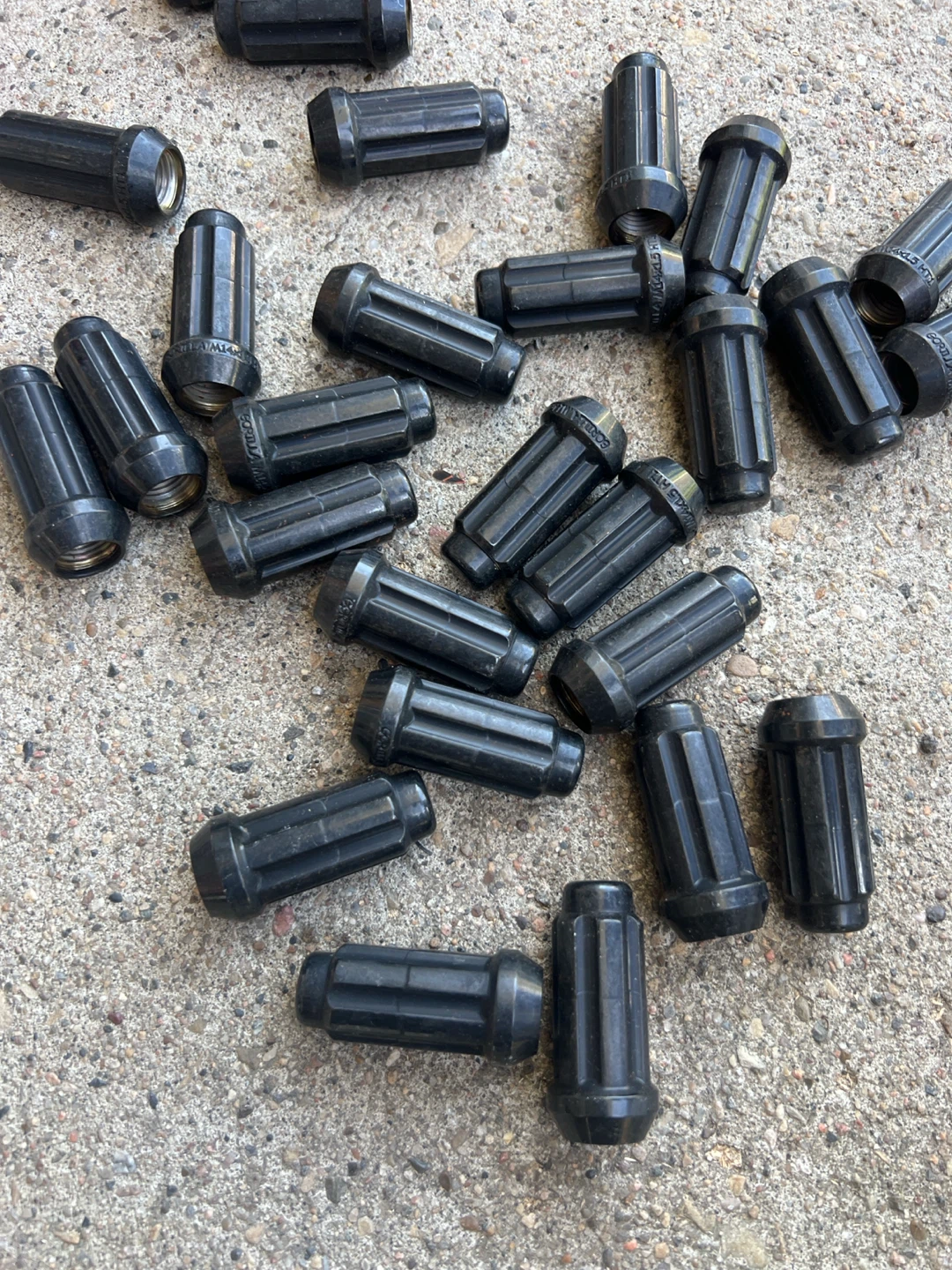 Gorilla Automotive M14x1.5 Black Spline Lug Nuts - photo 2
