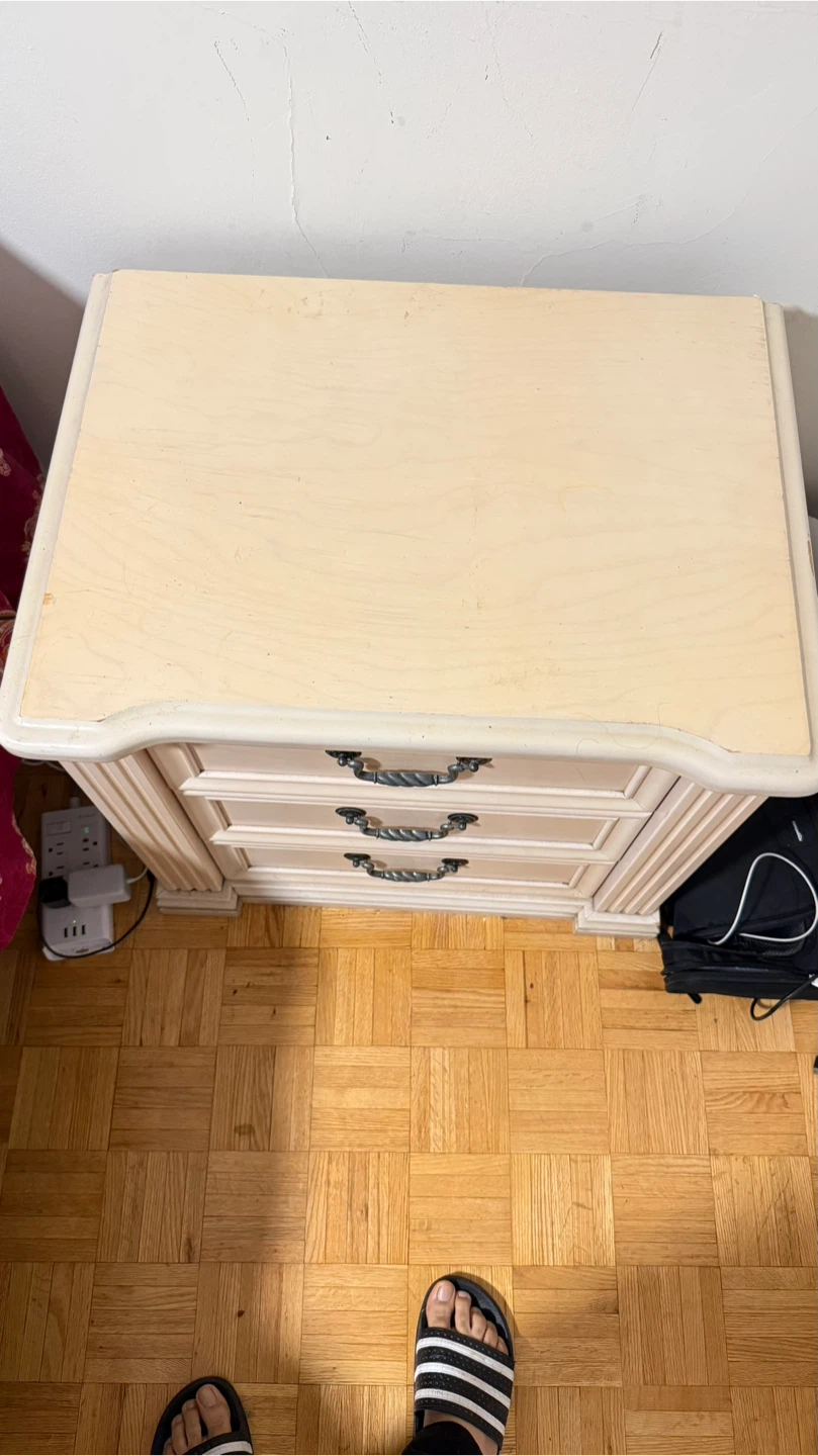 Cream wooden nightstand with three drawers - photo 2
