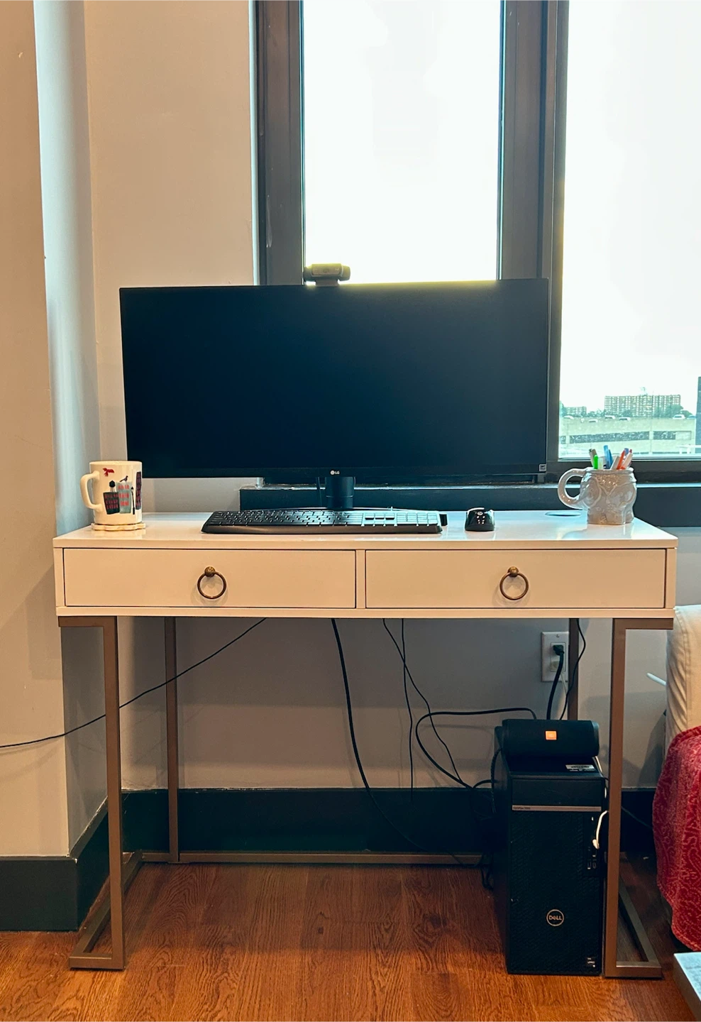 White Modern Desk with Double Drawer