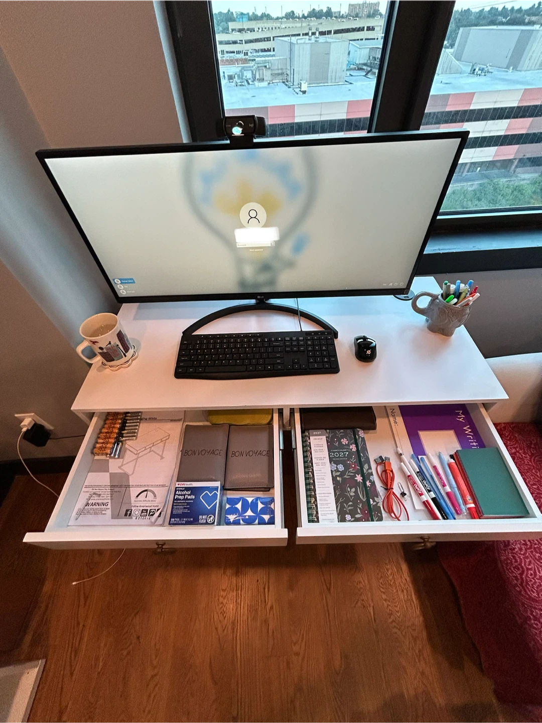 White Modern Desk with Double Drawer - photo 2