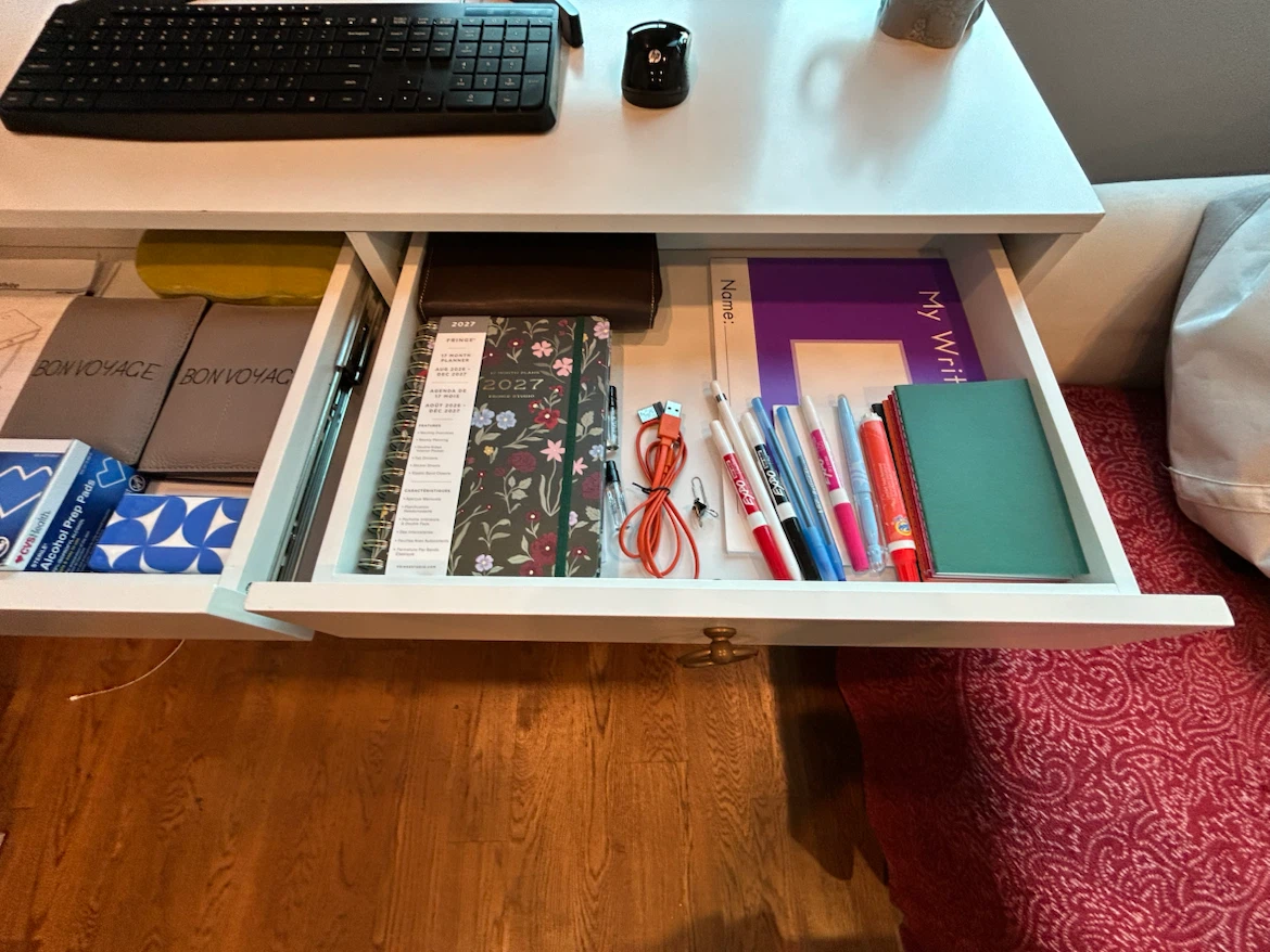 White Modern Desk with Double Drawer - photo 3