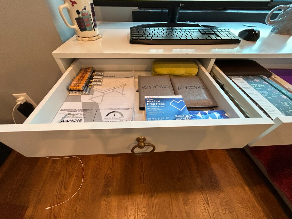 White Modern Desk with Double Drawer - photo 4